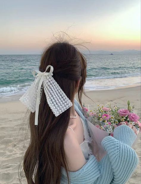 Bow Women, 사진 촬영 포즈, Bow Hair Clip, Wedding Hair Clips, Wedding Bows, Lace Hair, Foto Ideas Instagram, Lace Bows, White Bow