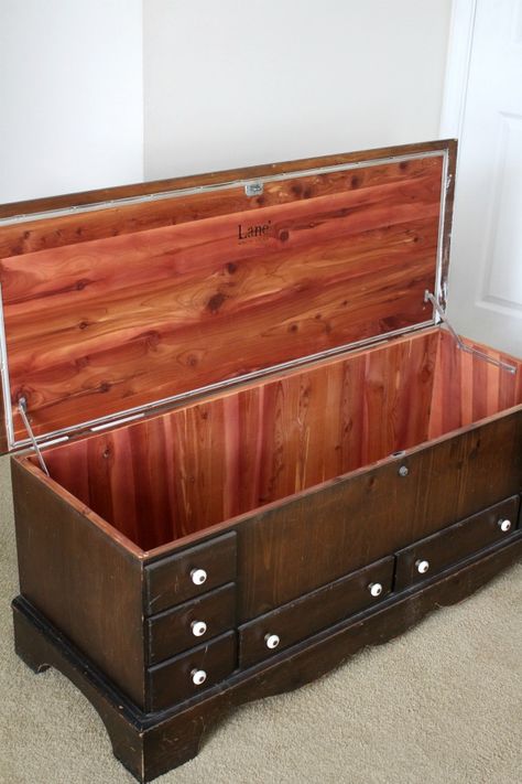 Refinished DIY vintage Lane cedar hope chest using chalk paint and sealing wax brought new life to a dark and dated piece of furniture. An easy makeover that looks beautiful in my Shabby chic, French Country room. Refinished Cedar Chest Ideas, Hope Chest Redo, Hope Chest Ideas, Hope Chest Makeover, Cedar Hope Chest, Cedar Chest Redo, Painted Cedar Chest, Antique Trunk Restoration, Lane Cedar Chest