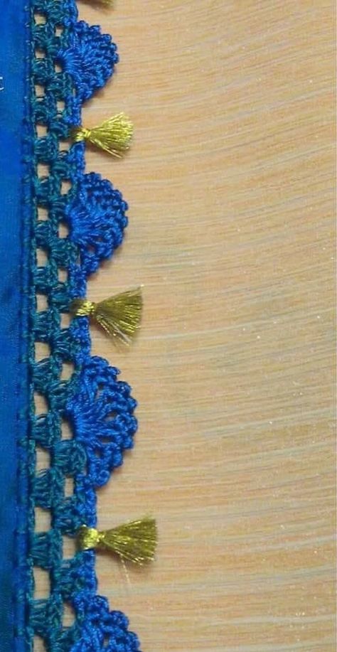 Crochet Saree Border, Kuch Designs, Sari Tassels, Crochet Saree, Saree Tassel, Crochet Tassels, Saree Kuchu New Designs, Border Stitch, Saree Jacket Designs