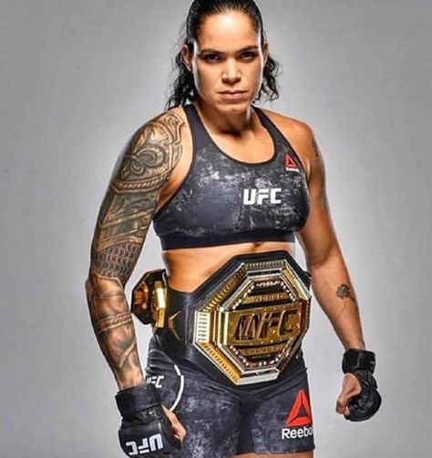 16.6 mil curtidas, 323 comentários - ⠀⠀⠀⠀⠀⠀⠀⠀⠀ Amanda Nunes🦁 (@amanda_leoa) no Instagram: “Being a champion means staying consistent. Thank you to @trifectasystem for helping me stay on…” Fighter Outfit, Female Mma, Female Mma Fighters, Mma Videos, Mma Girls, Amanda Nunes, Staying Consistent, Ufc Fighter, Ufc Fighters