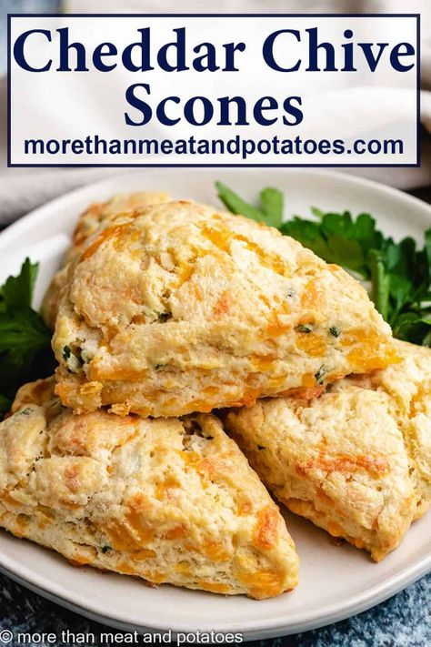 Cheddar Chive Scones, Cheese And Chive Scones, Beginner Baking, Chive Scones, Savory Scones Recipe, Cheddar Scones, Scones Recipe Easy, Homemade Scones, Savory Scones