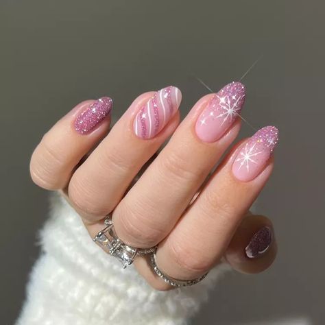 Snowflake Nail Ideas, Pink Christmas Nail, Snowflake Nail, Christmas Nail Ideas, Pink Manicure, Snowflake Nails, Winter Nail Designs, Xmas Nails, Christmas Nail Art