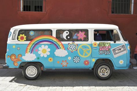 Hippie Van Aesthetic, Hippy Bus Drawing, Groovy Bus, Hippy Van Drawing, Vw Hippie Van, Combi Hippie, Van Hippie, Hippy Van Painting, Vw Camper Van