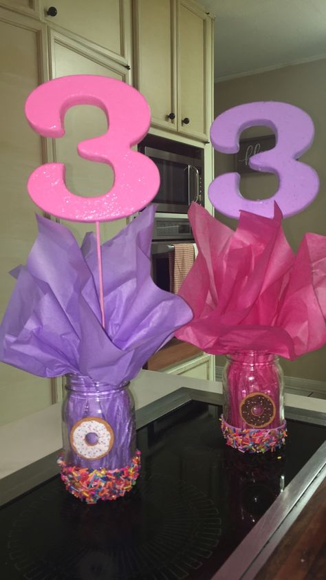 Donut Grow Up Party Decorations, Donut Grow Up 3rd Birthday Party, Donut Grow Up Diy Decorations, Donut Grow Up Party Ideas, Donut Birthday Centerpieces, Donut Party Centerpieces Diy, Donut Theme Centerpieces, Diy First Birthday Centerpieces, Doughnut Party Decorations