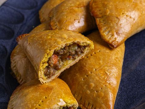 Nigerian Meat Pies Recipe African Meat Pie Recipe, Meat Pie Recipes, Nigerian Meat Pie Recipe, Nigerian Meat Pie, Meat Pie Recipe, Minced Beef, Hand Pie, Meat Pies, Meat Pie