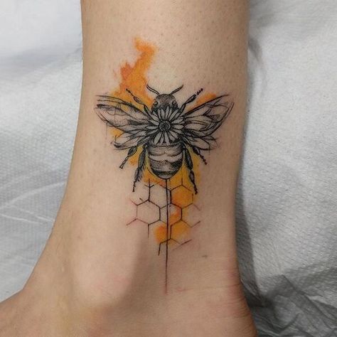 A Bee Tattoo, 21 Tattoo, Honey Bee Tattoo, Rare Tattoos, Cute Animal Tattoos, Sanskrit Tattoo, Tattoo Dotwork, Lady Bug Tattoo, Petit Tattoo