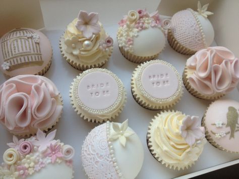 Hen do pretty cakes Bride To Be Cupcakes, Devojacko Vece, Hen Do Cake, Hen Party Food, Bachelorette Party Cupcakes, Hen Party Cupcakes, Bridal Cupcakes, Hen Party Cakes, Hens Ideas