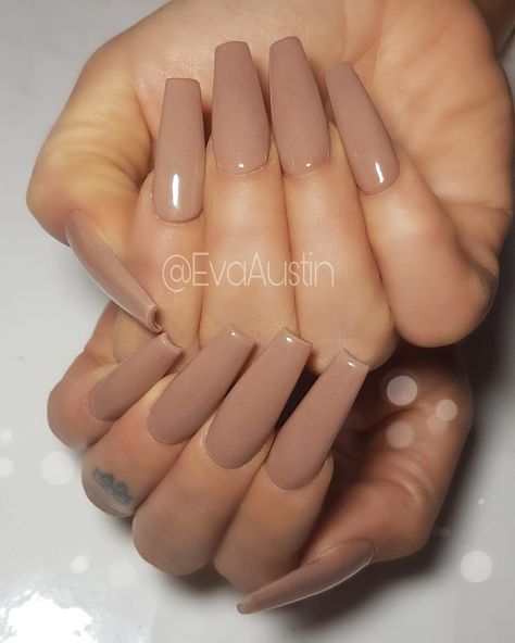 Coffin Neutral Acrylic Nails, Mocha Nails Acrylic Coffin, Beige Coffin Acrylic Nails, Acrylic Nails Pale Skin, Long Solid Color Nails, Solid Neutral Nails, Nails Acrylic Neutral Color, Nude Ballerina Nails Medium, Tan Nails With Gold