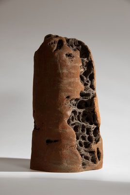 Japanese Ceramic Sculpture, Wabi Sabi Sculpture, Erosion Art, Pottery Modern, Organic Ceramics, Stone Vase, Ceramic Texture, Pottery Workshop, Concrete Art