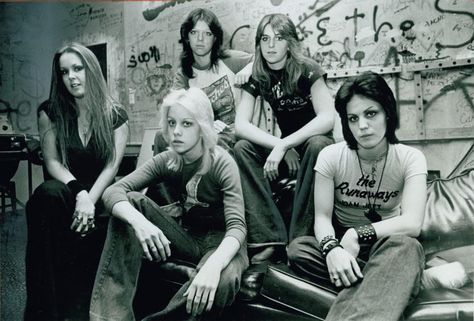 Sandy West, Joan Jett The Runaways, Cherie Currie, Lita Ford, The Runaways, Women Of Rock, Riot Grrrl, Joan Jett, I'm With The Band