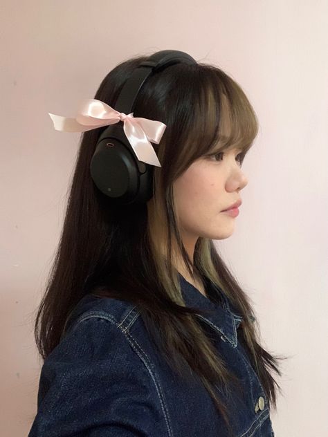 my photo xx Headphones With Ribbon, Ribbons On Headphones, Decorated Bose Headphones, Ribbon Headphones, Headphones Decoration, Headphone Ideas, Headphone Decoration, Headphones Aesthetic, Pink Headphones