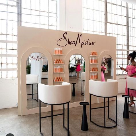 Some captured shots of last weekends Brand Activation ✨️ So many fabulous black owned brands were featured with some top beauty trends on display 😍 We built this luxury aesthetic moment for @sheamoisture We built some unique pedestal designs for @sable.labs And we built some mannequin risers for @woodsbyjordyn The event was hosted by @everystylishgirl And produced by @erica.adams.design Venue was @industrycity #BrandActivation #tradeshowdesign #customwoodwork #luxuryaestheti... Hair Expo Booth Ideas, Wellness Booth Ideas, Brand Event Aesthetic, Beauty Brand Activation, Makeup Pop Up Shop, Salon Event Ideas, Brand Events Aesthetic, Perfume Launch Event, Expo Booth Design