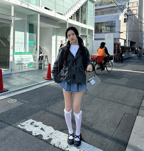 Outfits For Japan, Tracy Sohn, Knee High Socks Outfit, High Socks Outfits, Korean Fits, Sock Outfits, Cold Outfits, Original Characters, Quick Outfits