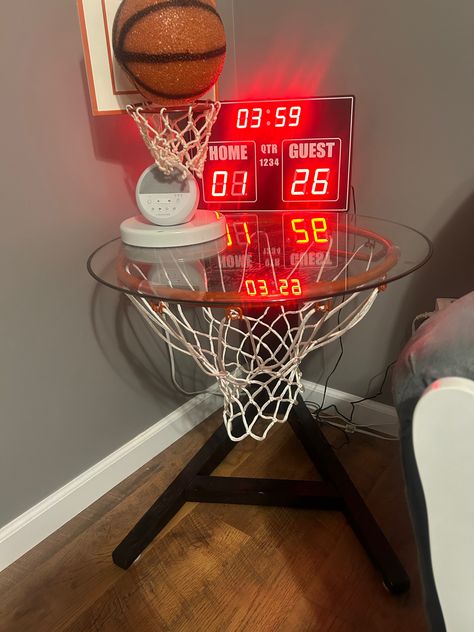 Basketball decor Nba Themed Bedroom, Basketball Side Table, Basketball Boys Bedroom, Basketball Aesthetic Room, Sport Room Ideas, Basketball Furniture, Basketball Decor Bedroom, Basketball Room Ideas For Boys, Basketball Hoop In Bedroom