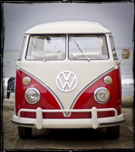 San Diego Beach, Surf & a VW Bus Combi Hippie, Volkswagon Bus, Vw California Beach, T1 Bus, Volkswagen Vans, Retro Auto, Volkswagen Van, Vintage Vw Bus, Vw Bus Camper