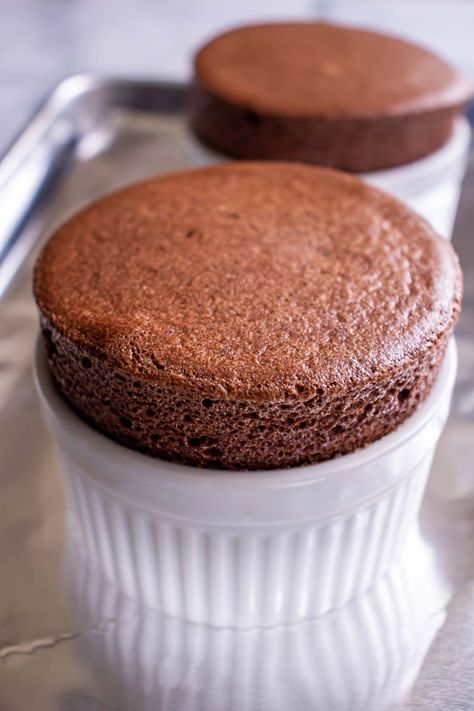 This easy to follow recipe for homemade chocolate soufflés hails from the Ritz Paris, so you know it's the real deal! These soufflés are gluten-free. Sufle Recipe Desserts, Paris Chocolate, Chesse Cake, Dessert Pies, Souffle Recipe, The Ritz Paris, Valrhona Chocolate, Souffle Recipes, Pudding Ice Cream