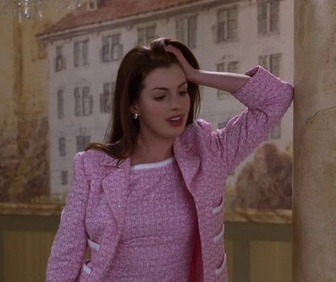 Mia Thermopolis, Princes Diaries, Princess Diaries 2, Diary Movie, The Princess Diaries, Comfort Movies, Girly Movies, Lily Evans, Princess Diaries