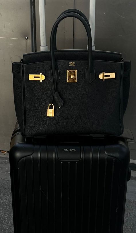 Black Birkin Bag, Luxury Bags Collection, Travel Necessities, Luxury Lifestyle Dreams, Classy Aesthetic, Fancy Bags, Bags Aesthetic, Pretty Bags, Hermes Bags