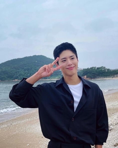 Instagram Kim Myung Soo, Park Bo Gum, Seo In Guk, Bo Gum, Kim Soo Hyun, Bag Boys, Ji Chang Wook, Handsome Actors, Cha Eun Woo