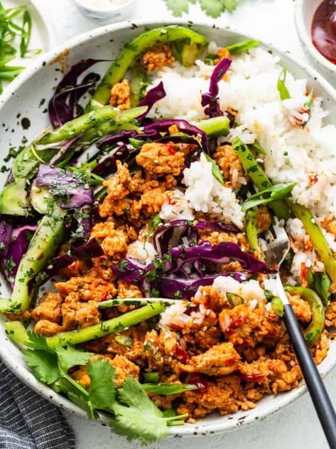 Ground Chicken Bowls, Chicken Bulgogi Recipe, Gochujang Recipe Chicken, Sambal Chicken, Chicken Bulgogi, Gochujang Recipe, Chicken Breast Marinade, Ground Chicken Burgers, Gochujang Chicken