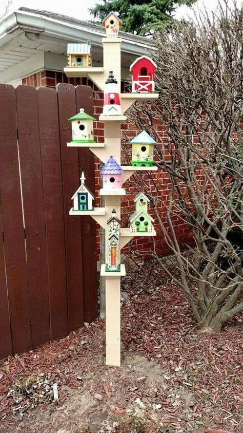 Bird Houses Ideas Diy, Bird House Feeder, نباتات منزلية, Bird Houses Painted, Decorative Bird Houses, Outdoor Crafts, زجاج ملون, Bird Houses Diy, Front Yard Landscaping Ideas