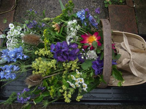 trug design Plants, Design, Flowers, Eco Flowers, Funeral Flowers, Funeral, Biodegradable Products, Flower Arrangements