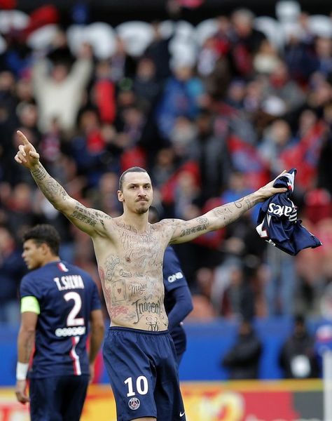 Zlatan Ibrahimović, the lion #ibrahim #zlatanibrahimovic #football #celebration Ibrahimovic Tattoo, World Food Programme, Zlatan Ibrahimovic, World Food, Soccer Life, Zlatan Ibrahimović, Football Photos, The Lion, Lionel Messi