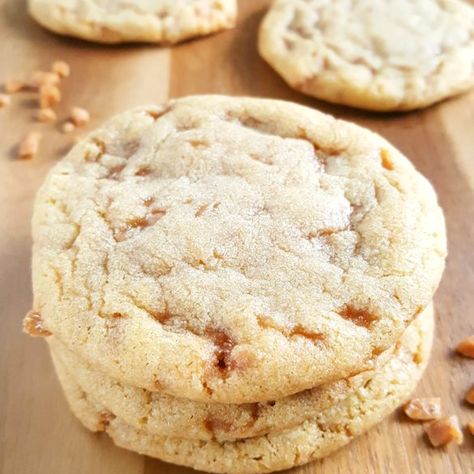 Toffee Bits Cookie Recipe, Banana Applesauce Muffins, Toffee Cookie Recipe, Chewy Toffee, Toffee Chips, Homemade Toffee, Toffee Cookies, Toffee Bits, Cookie Calories