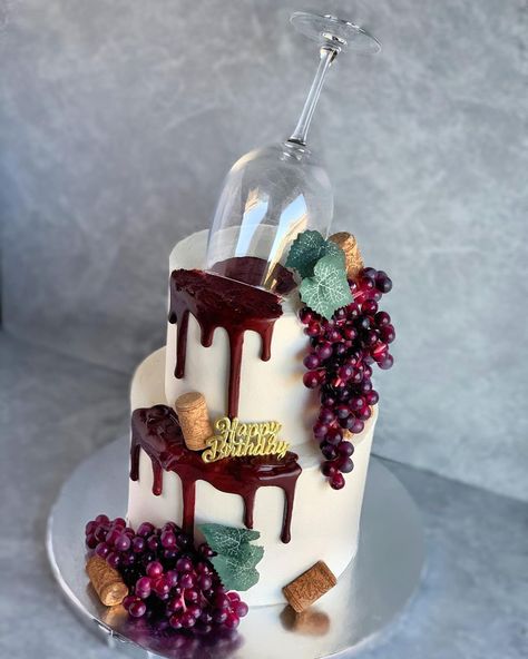 Red Wine Drip Cake, Aged Like Fine Wine Birthday Cake, Red Wine Birthday Cake, Wine Birthday Cake Ideas For Women, Red Wine Theme Cake, Wine Inspired Cake, Red Wine Cake Design, Birthday Cake Wine Theme, Cake Wine Design