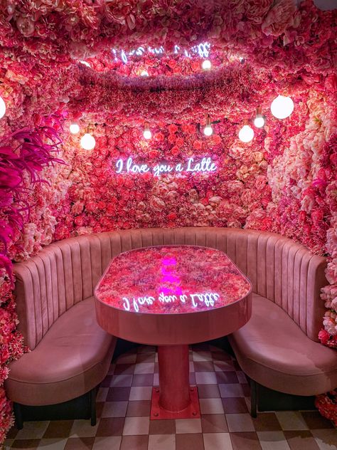 Pink Restaurant, Pink Cafe, Bakery Design Interior, Cafe Shop Design, Beauty Room Design, Bakery Design, Business Decor, Coffee Shop Decor, Coffee Shop Design