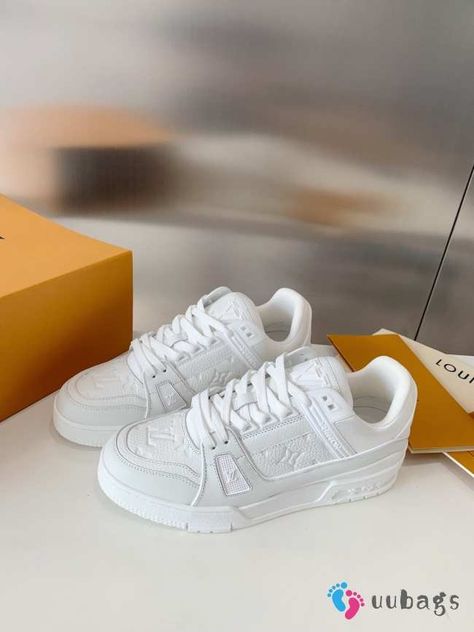 Uubags | Louis Vuitton 1A9JG9 LV Trainer Sneaker In White - uubags.org Chanel Slingback Shoes, Zapatillas Louis Vuitton, Lv Trainer Sneaker, Louis Vuitton Trainers, Lv Backpack, Ysl Wallet, Lv Sneakers, Fendi Tote, Louis Vuitton Sneakers