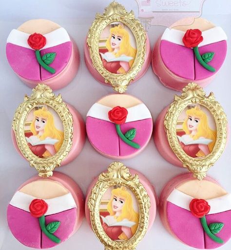 Princess Birthday Party Food, Princess Aurora Party, Disney Princess Cookies, Sleeping Beauty Birthday Party, Sleeping Beauty Cake, Sleeping Beauty Party, Oreo Treats, Princess Cakes, Gold Dessert