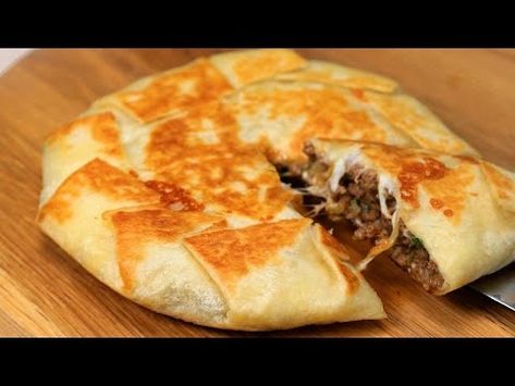 (1223) Incredible! Quick Dinner Ready in 10 Minutes! Simple and Delicious Tortilla Recipe - YouTube Dinner Tortilla, Crunch Wrap, Cilantro Lime Sauce, Tortilla Recipe, Lime Sauce, Low Carb Tortillas, Free Meal Plans, Tortilla Wraps, Mexican Dishes