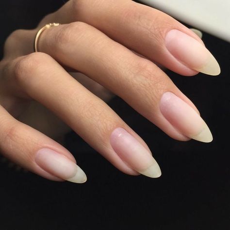 Neutral Nail Art Designs, Neutral Nail Art, Long Almond Nails, Long Natural Nails, Trends Nails, Natural Nail Designs, Her Nails, Round Nails, Nails 2024