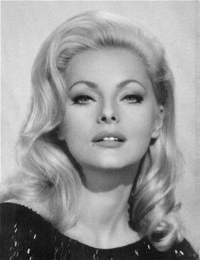 Vintage Pinups, Virna Lisi, 1960s Hair, She Walks In Beauty, Septième Art, Italian Actress, Hollywood Icons, Actrices Hollywood, Vintage Hair