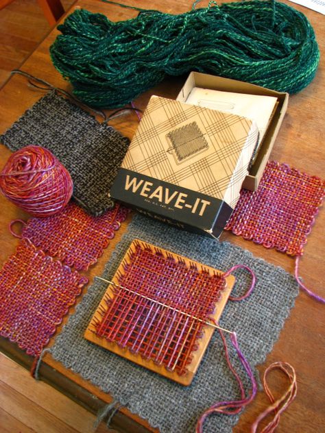 Pin Weaving, Weaving Loom Diy, Weaving Loom Projects, Peg Loom, Weaving Tutorial, Heddle Loom, Grasshoppers, Weaving Textiles, Weaving Projects