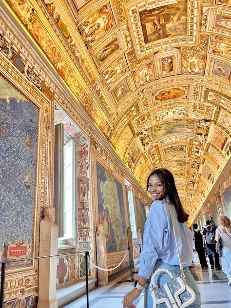 #vaticanmuseum #vatican #roma #traveling #museum Vatican Museum, Vatican Museums, Vatican City, Tuscany Italy, Tuscany, Florence, Rome, Travel Guide, Louvre