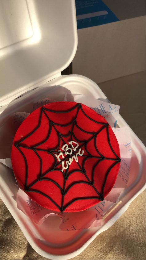 Bento cake spiderman cake creative cake Barranquilla lunch box cake Spiderman Lunch Box Cake, Spider Man Mini Cake, Bday Cake Spiderman, How To Make A Lunch Box Cake, Cute Lunch Box Cake Ideas, Mini Spiderman Cake, Spiderman Bday Cake, Lunch Cake Birthday, Mini Cake Spiderman