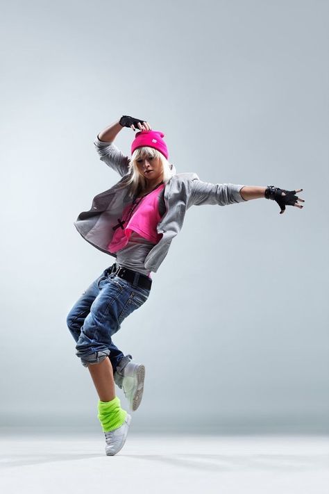 Hip Hop Outfits Dancers, Dance Wallpaper, Dance Picture Poses, Hip Hop Dancer, Dance Photography Poses, Dance Outfit, Female Pose Reference, Foto Poses, Poses References