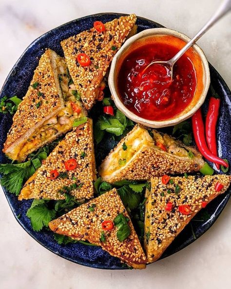 Jamie Oliver on Instagram: “So many of you have been loving my prawn toast toastie from Monday episode IG ‘Keep Cooking Family Favourites’ !! Just love seeing your…” African Bread, Prawn Toast, Los Angeles Food, Dinner Party Ideas, Chinese Dishes, Jamie Oliver, Sandwiches Wraps, Small Plates, Food Travel