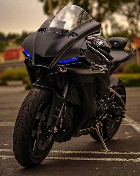 R1 Bike, Yamaha Yzf R, Motor Balap, Cool Car Backgrounds, Bike Love, Xe Ducati, Black Lover, Motocross Love, Cycle Gear