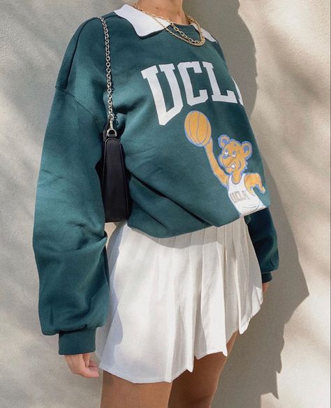 Adrette Outfits, Rok Mini, Decorating Bookshelves, Tennis Skirt Outfit, Neue Outfits, Preppy Outfit, Streetwear Fashion Women, Indie Outfits, Mode Inspo