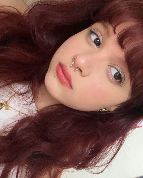 🦢 || i need to get a gold septum piercing #explore Septum Peicerings, Septum Piercing Dainty, Cute Septum Piercing Jewelry, Pretty Septum Piercing, Septum Piercing Cute, Tiny Septum Piercing, Septum Piercing Girl, Gold Septum Piercing, Piercings Face