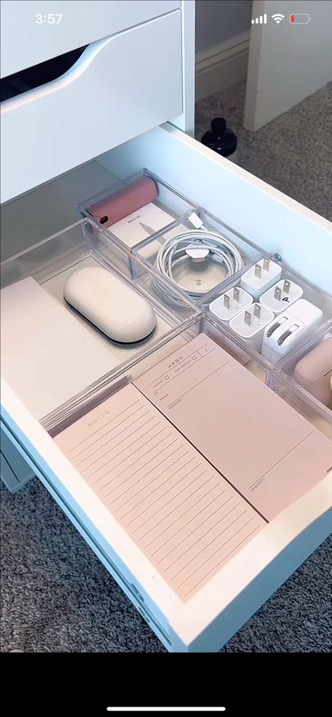 Desk Draws Organization Ideas, Panty And Bra Drawer Organization, Room Inspo Organized, Minimalist Room Organization, Study Drawer Organization, Aesthetically Pleasing Organization, Organised Astethic, Organisation Ideas Bedroom Desk Organization, Office Drawers Organization Ideas