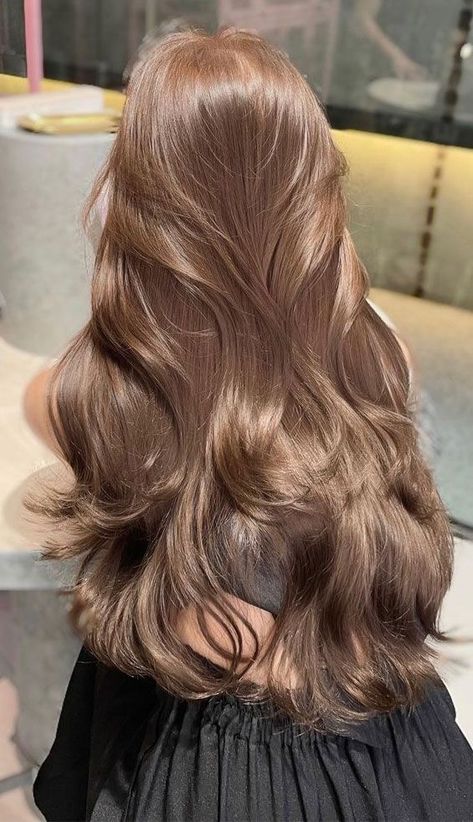 Hair Color Inspo Natural, Light Cinnamon Hair Color, Pretty Natural Hair Colors, Warm Mushroom Brown Hair, Milk Brown Hair Color, Medium To Light Brown Hair, Honey Tea Brown Hair Color, Milk Brown Hair, Natural Hair Color Ideas