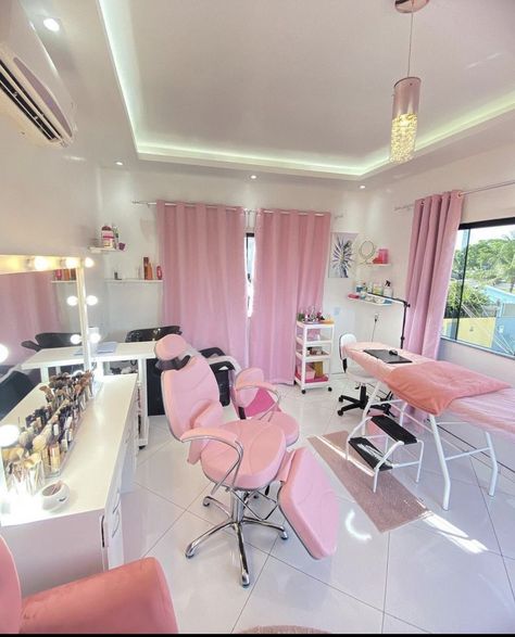 Modern Lash Room Decor, Lash And Makeup Room, Makeup Salon Decor Interior Design, Pink And White Lash Room, Lash And Makeup Studio Decor, Nail And Makeup Room Ideas, Aesthetician Studio, Lash Shed Room, Pink Spa Room