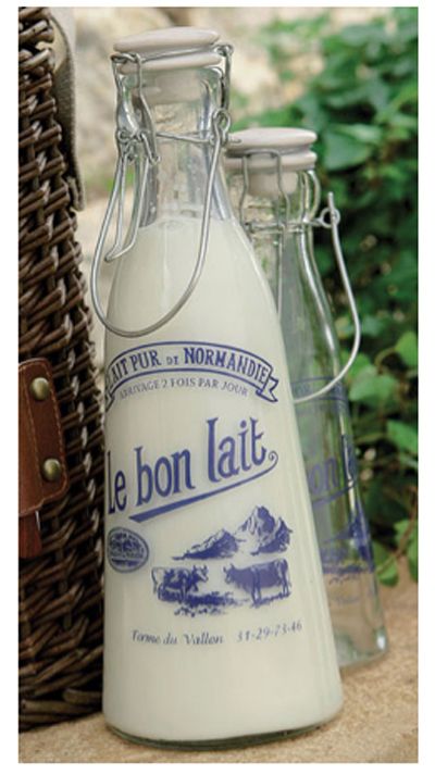 French milk bottles | Les Petites Gourmettes ᘡղbᘠ Keyring Packaging, Glass Front Refrigerator, Tuesday Inspiration, Packaging Idea, Crumb Quilt, Vignette Design, Glass Milk Bottles, Milk Bottles, Heart Keyring