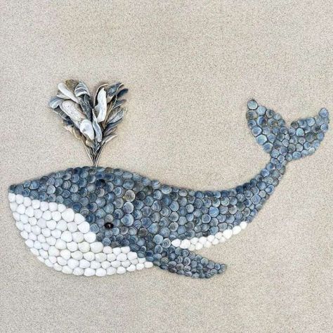 See Shell Art, Rocks And Shells Craft, Sea Shell Mosaic, Pebble Animals, Anna Chan, Seashell Animals, Whale Sculpture, Sea Shell Art, Shell Projects