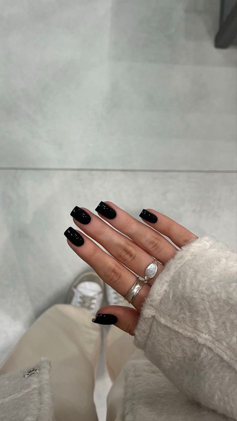 Black And White Minimalist Nails, Light Black Nails, Dark Color Acrylic Nails, Square Dark Nails, Sharp Square Acrylic Nails, Short Square Black Nails, Black Nail Designs Square, Nails Square Black, Extra Short Square Nails