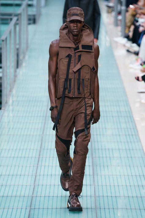 How Men’s Street Style Is Influencing Runway Trends—From Short Shorts to Crystals | Vogue Utility Vest Outfit Men, Spring Menswear, Menswear 2020, Vest Outfits Men, 2020 Runway, New Street Style, Runway Trends, Heron Preston, Mens Winter Fashion